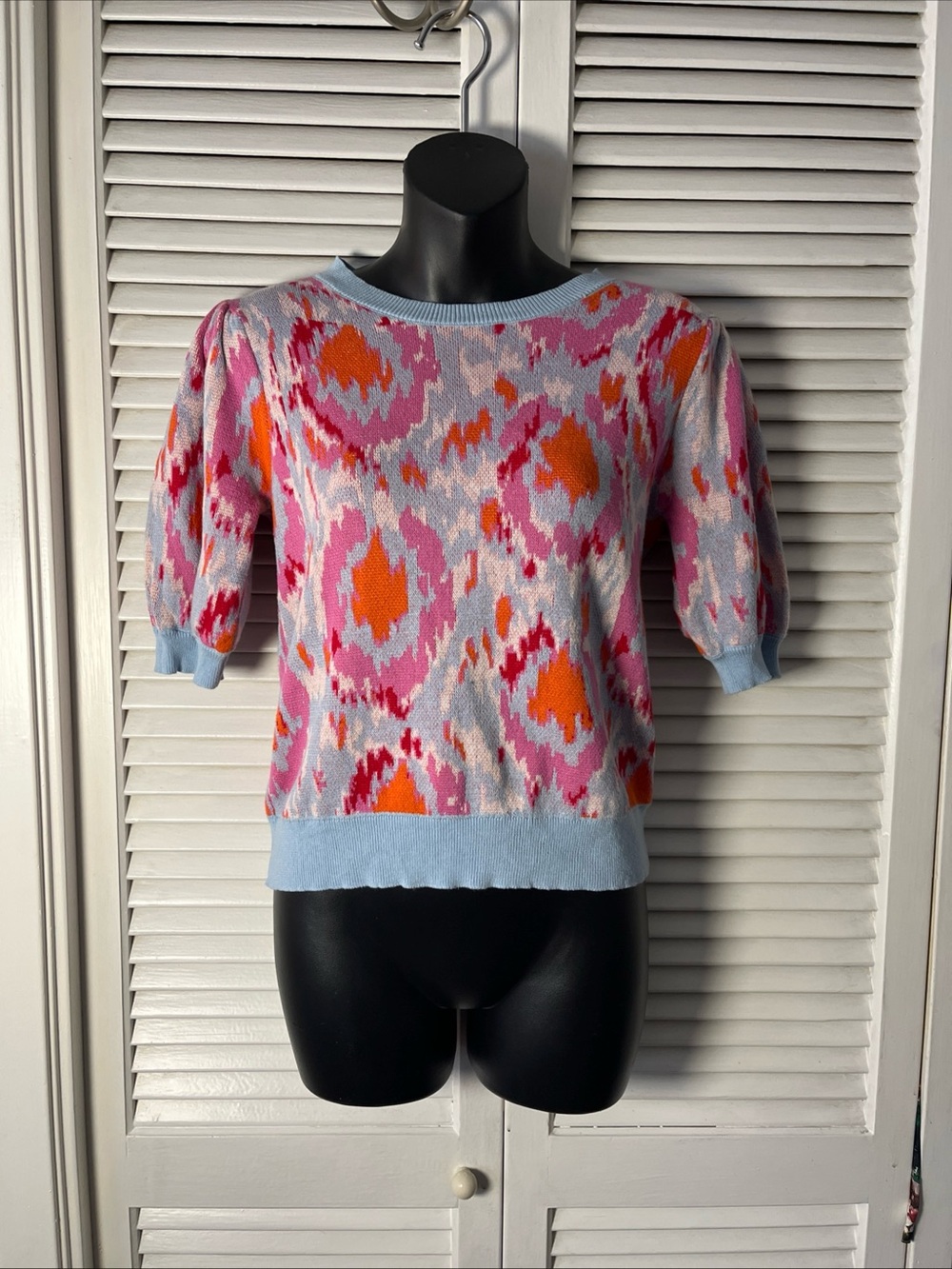 Fate Crewneck multi color Amaya puffed short sleeve sweater In Sz M